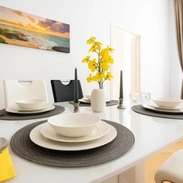 Helles 2 Zimmer Altbau Apartment 2 Min zur U Bahn 15 Min Zentrum Donaukanal Nähe, hotel in Wenen
