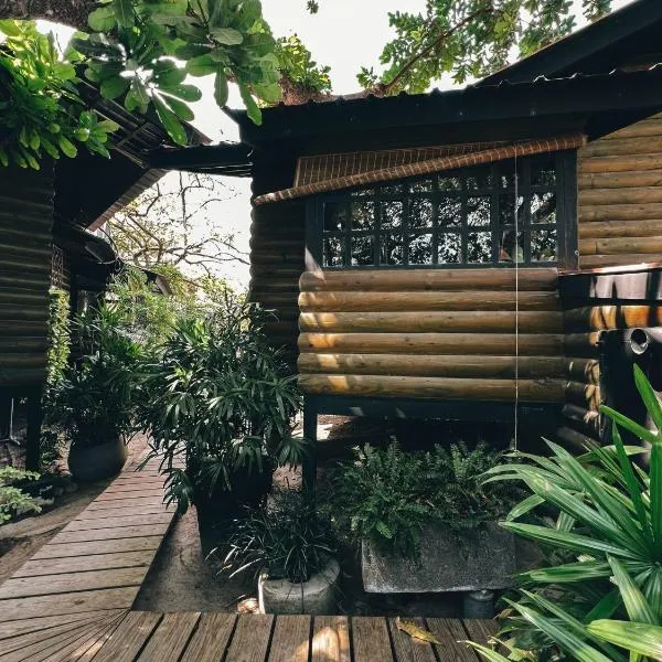 The Tree Cabins Quinta Pavo Real by AcoModo, hotel i San José