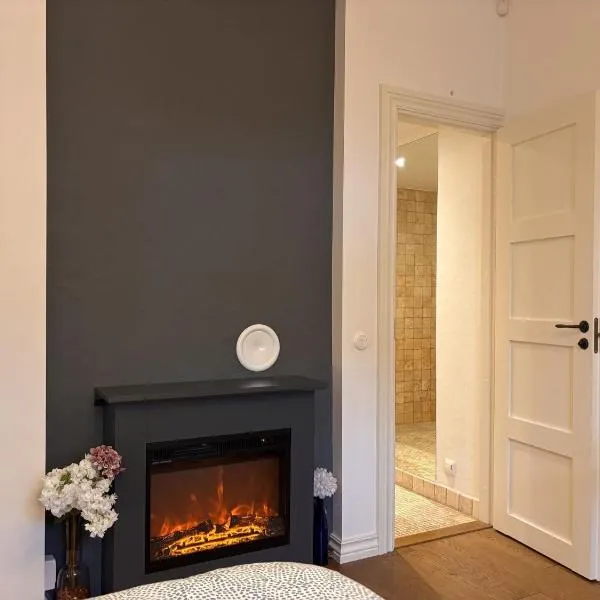 Free Parking l Electric Chimney l Everything nearby, hotel in Pärnu