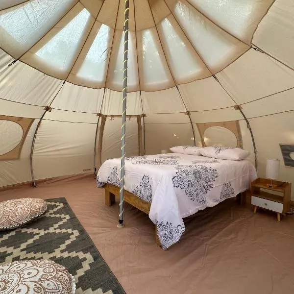 Gaiatri Holistic Glamping，迪坡斯特蘭的飯店