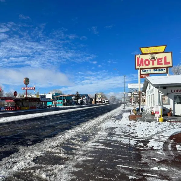 The Aztec Motel & Creative Space, hotel in Seligman