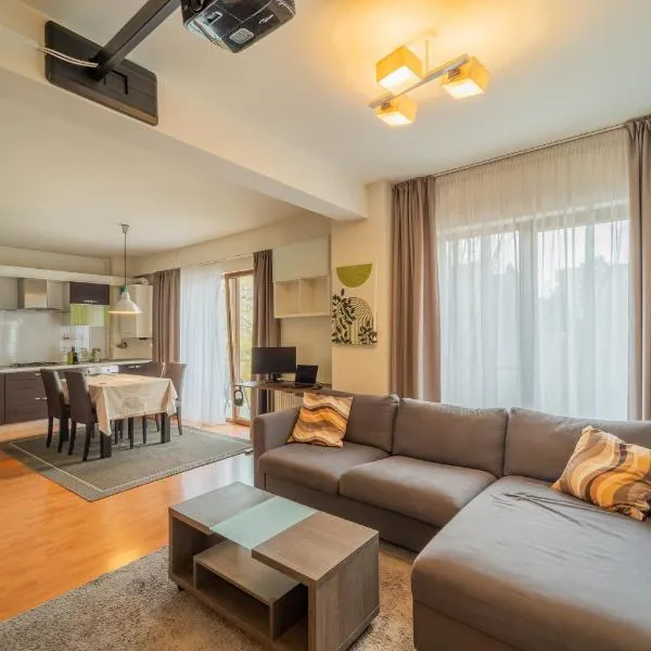 Cozy Semi-Central apartment with free parking and workspace, hôtel à Cluj-Napoca