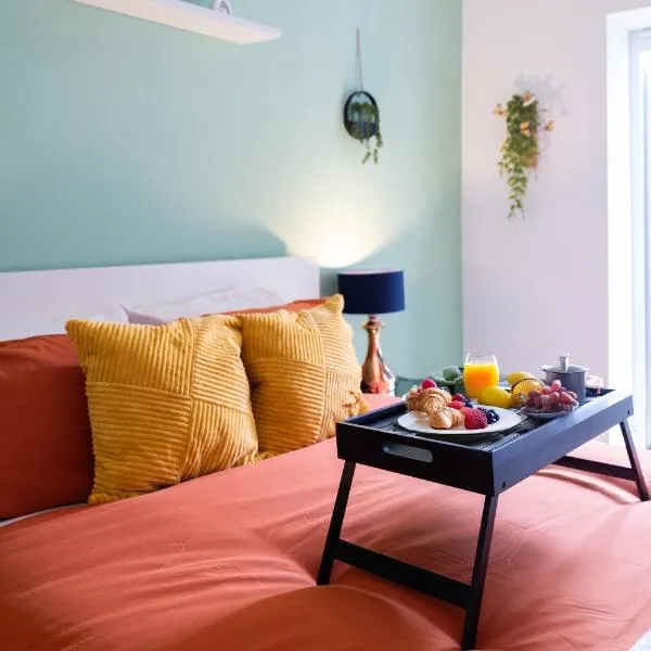 Beautiful 1 Bedroom Apartment with Garden - Clapham Common - Minutes to Central London, hotel a Londra