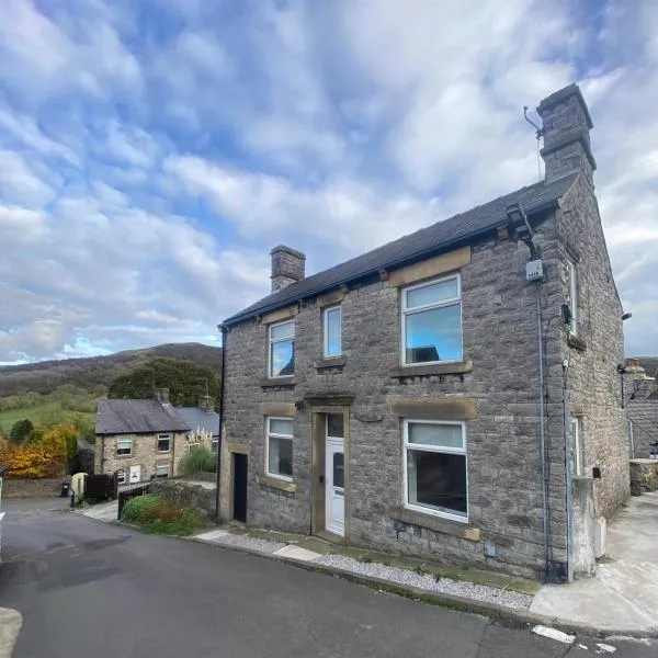 Northcliffe - Stylish Stone Cottage - Spa Bath - Peak Views, hotel en Bradwell