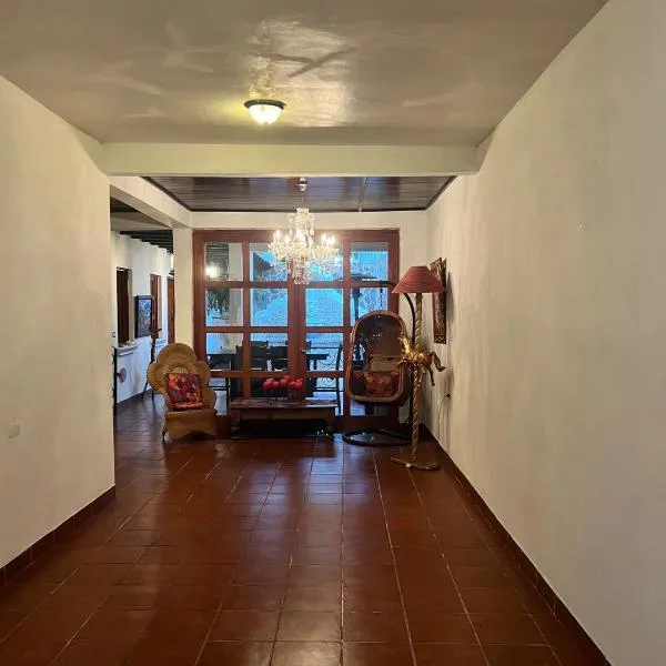 Raudez house , house with 24-hour security, hotel din San Pedro Las Huertas