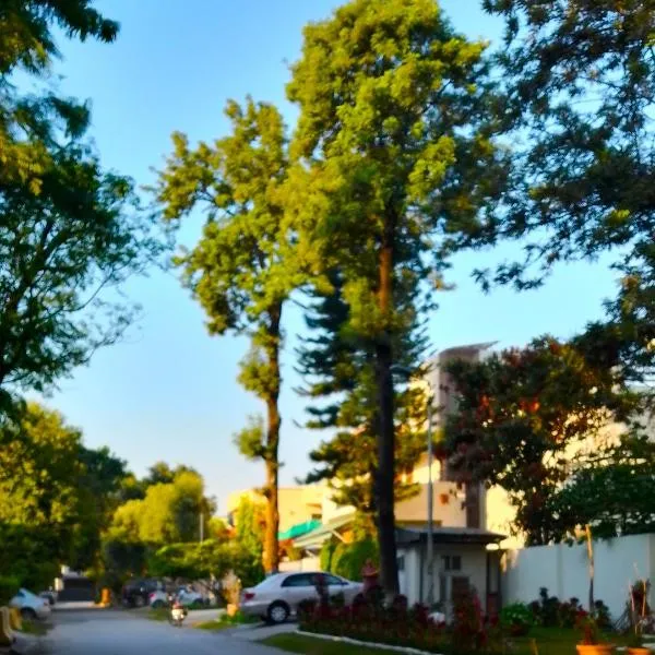 Hill Town Hotel Islamabad, hotel v destinaci Islámábád