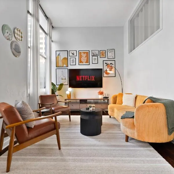 Downtown Indy 2BR - Stadium, Convention - Arcade Games - Skywalk, hotel v destinaci Indianapolis