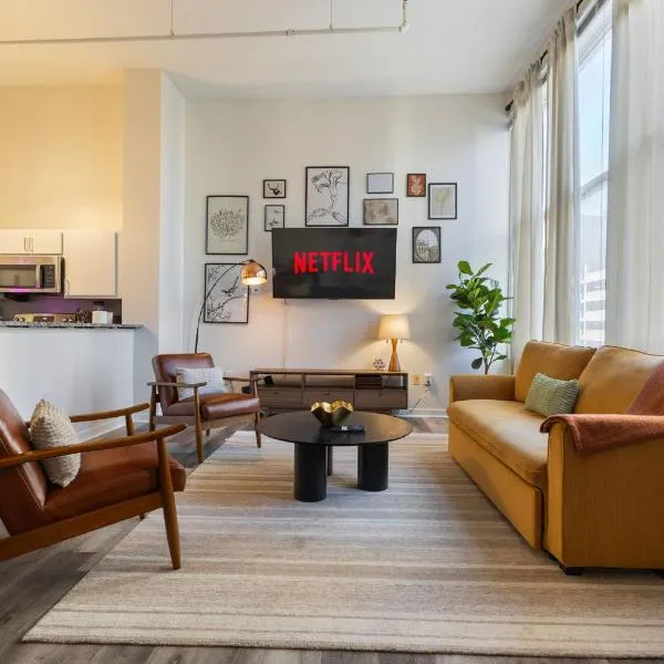 Indy Urban Nest - Sleeps 8 - Skywalk Access - Convention Center - Stadium, hotel v destinaci Indianapolis