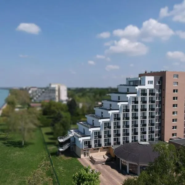 Premium Hotel Panoráma, hotel in Siófok