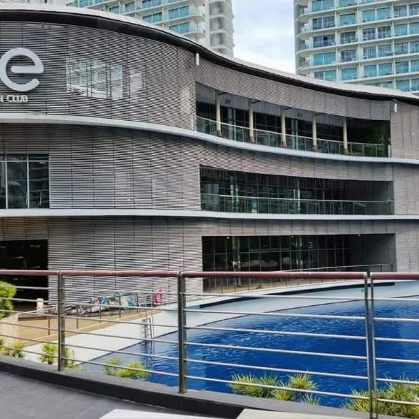 Azure Staycation by Jen & Jes, hotel in Manila