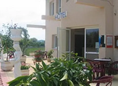 Hôtel Le Colombier, hôtel à Saint-Pantaléon-de-Larche