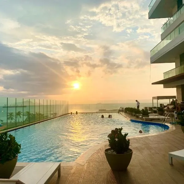 Grand Marina Oceanview Apartments by Xarm Apartments,位于圣玛尔塔的酒店