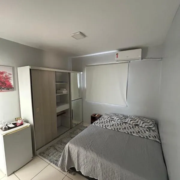 Quarto suite privado em Apartamento Compartilhado，位于贝伦的酒店