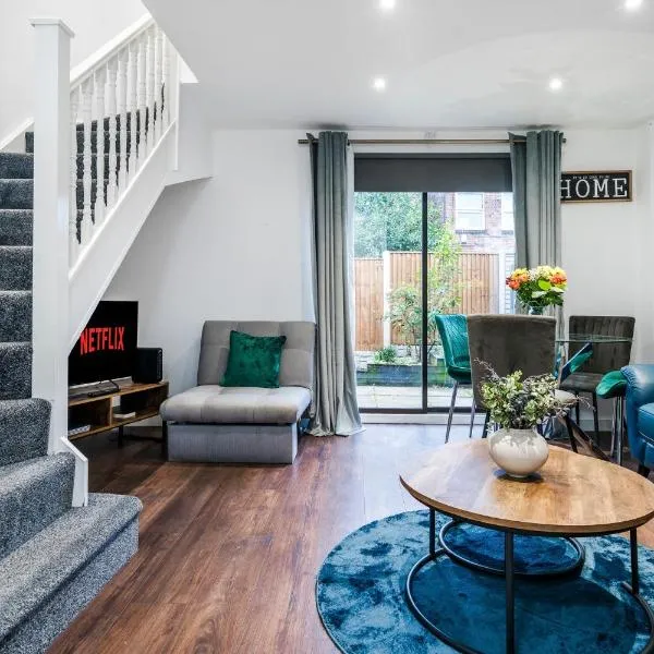 Great Location 2 Bedroom House in Nottingham, Private Garden, Fast Wi-Fi and Free Parking, hotel in Nottingham