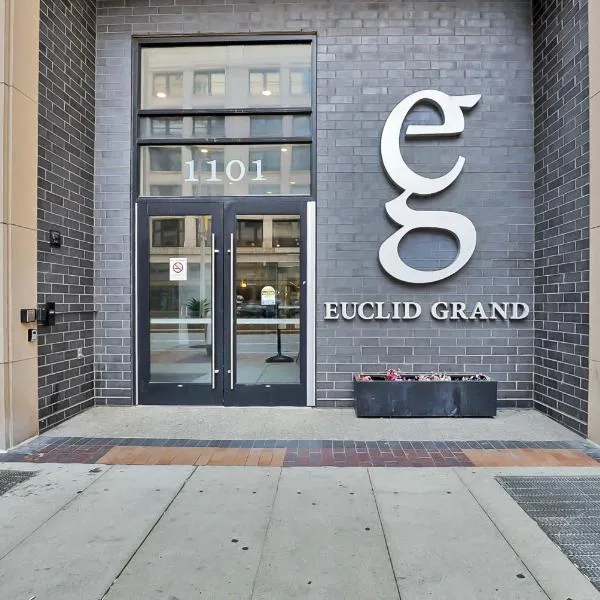 Luxury lofts, Downtown, Playhouse Sq, Near Stadium and Arena, Fire Pit, Rooftop deck, BBQ, Parking -fcfs, Close to EVERYTHIHNG!, hotel v destinaci Cleveland