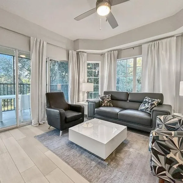 Family-Friendly 3-Bedroom Condo for 6 and 5 min to Disney, hotel en Orlando