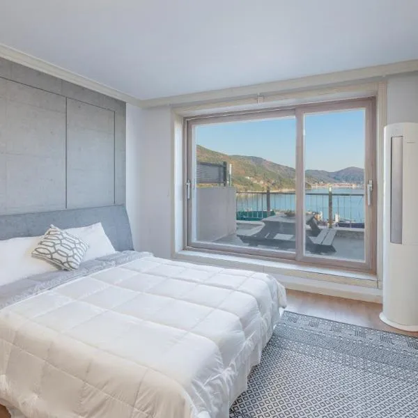 Maremonte Pension, ξενοδοχείο σε Geoje