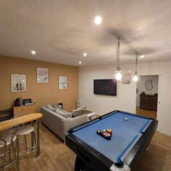 Dépendance Spacieuse & Cosy Entre et Mer avec Spa, hotel in Landéda