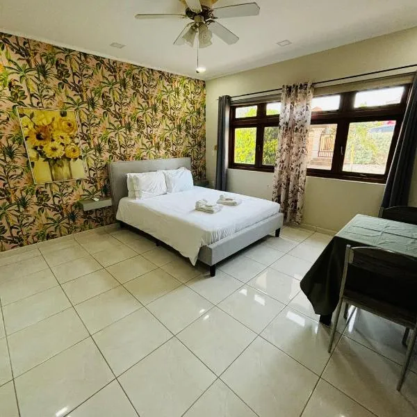 Relaxed Studio Near the Beach, hotel in Jan Thiel