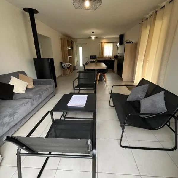 Gîte neuf, à 12mn du Futuroscope, à la campagne-Le Coquelicot, hotel v destinaci Saint-Léger