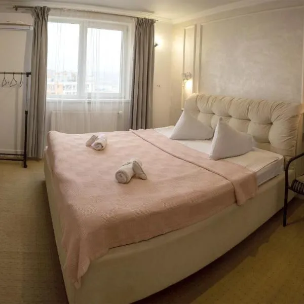Двухместная комната общая ванная, Double Room Shared Bathroom: Kişinev'de bir otel