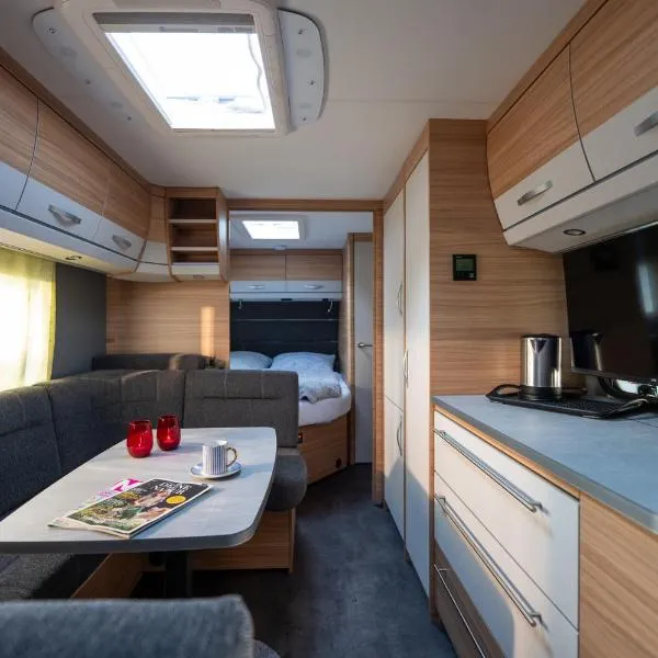 Kleines Mobilheim mit toller Ausstattung und Vorzelt im Heide Resort Brüggen, hotell sihtkohas Brüggen