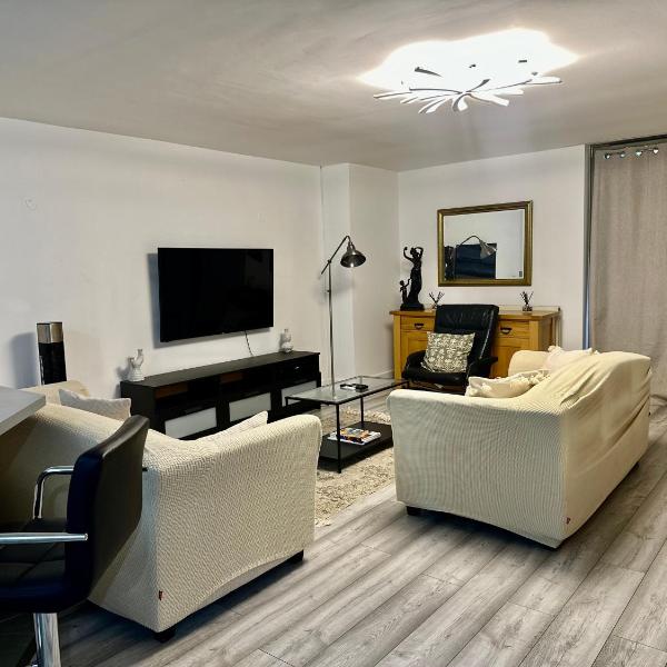 Bright 1BR Flat Walk to Hyde Park, Queensway and Paddington, London