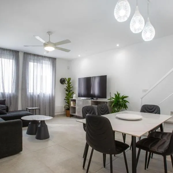 Two Bedroom House In Town Center by Sweet Keys、リマソールのホテル