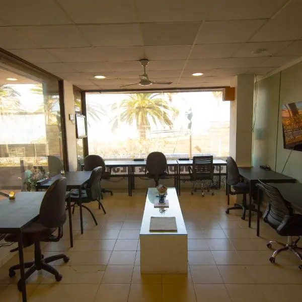 Hostel Tropical Work、ラスパルマス・デ・グランカナリアのホテル