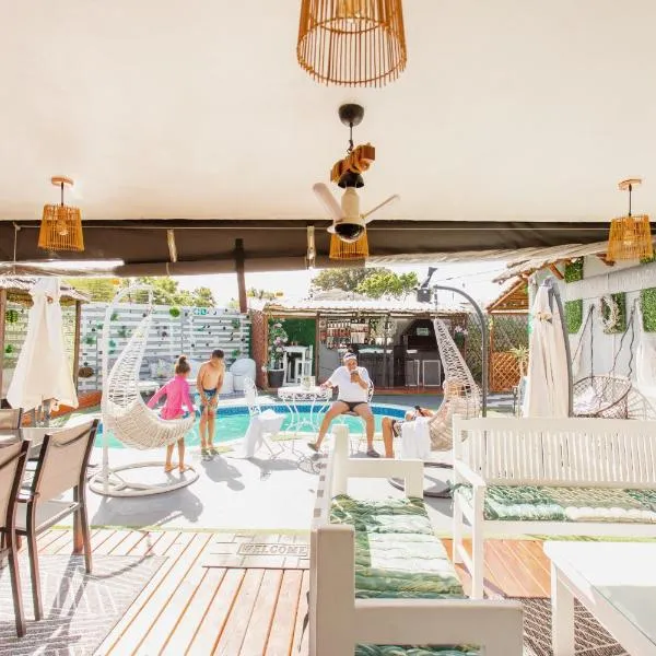 Caline VIP Luxury Jacuzzi &, Swimming Pool MEWS, ξενοδοχείο στο Κέιπ Τάουν