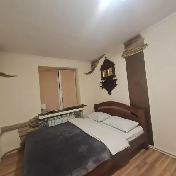4 Кімнатні Апартаменти в Центрі, вул Незалежності, 5, hôtel à Loutsk