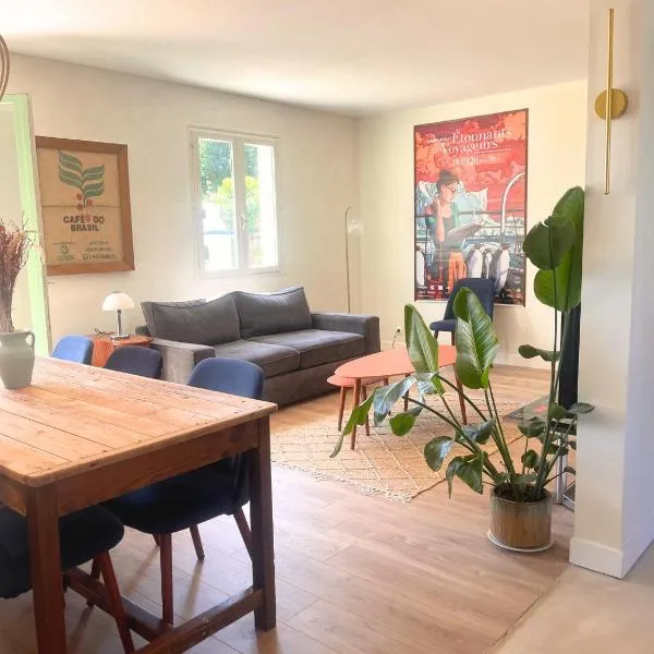 Renovated house near beaches, hotel v destinaci Saint-Coulomb