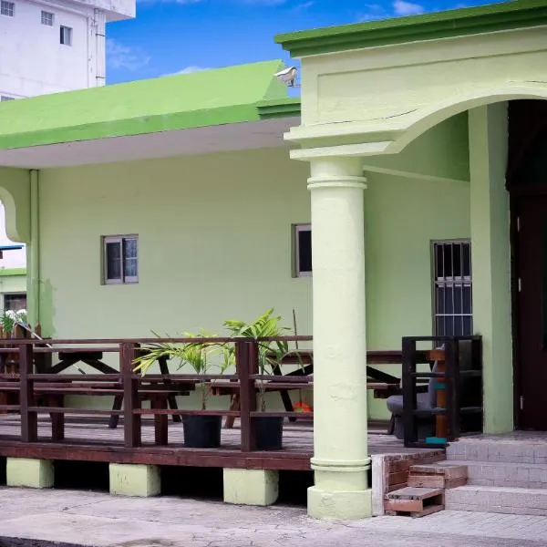 G.T. Guest House, hotel a Garapan