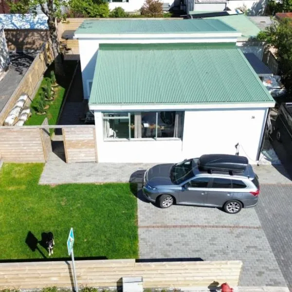 Ary & Pablo Airport Stay, Hotel in Keflavík