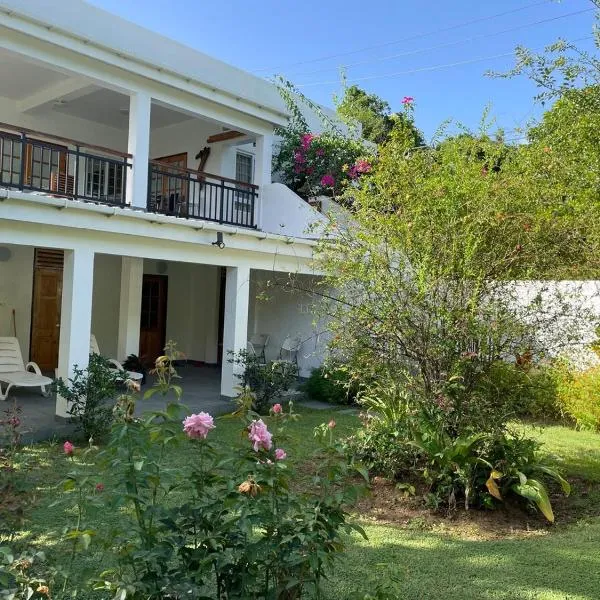 Christiana Apartment Morne Daniel, хотел в Canefield