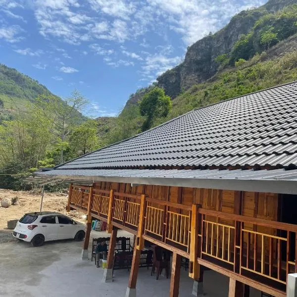 Laco Homestay, hotel in Dồng Văn