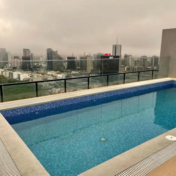 Depa en Av Javier Prado frente a San isi, khách sạn ở Lima