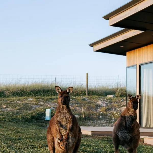 Coast, hotel a Stokes Bay