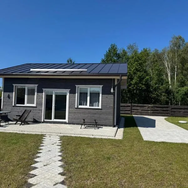 Dzintarjūras Namiņš, Hotel in Šķēde