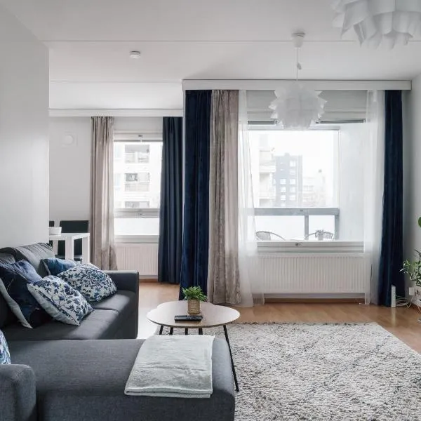 Spacious 2BR City Retreat with Private Sauna, hotel in Helsinki