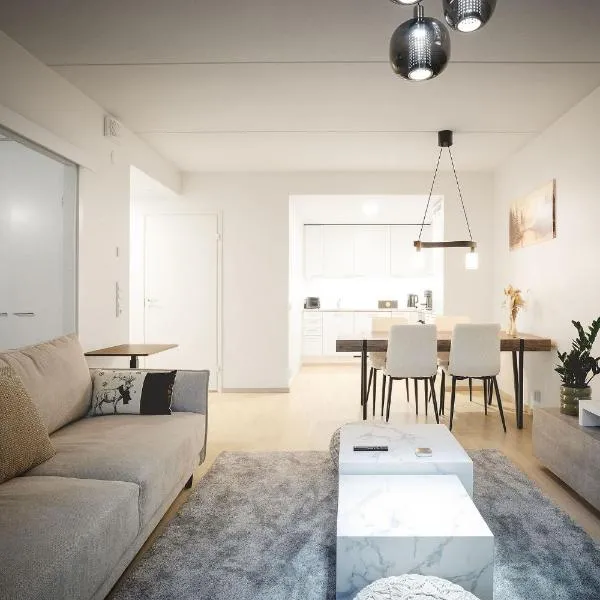 Cozy Seaside Apt near Helsinki Harbour -Jätkäsaari, hotel in Helsinki