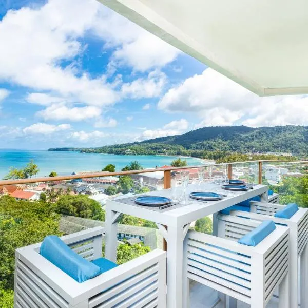 Modern condo with full sea view, 4 min walk to Kamala beach, hotel em Praia de Kamala