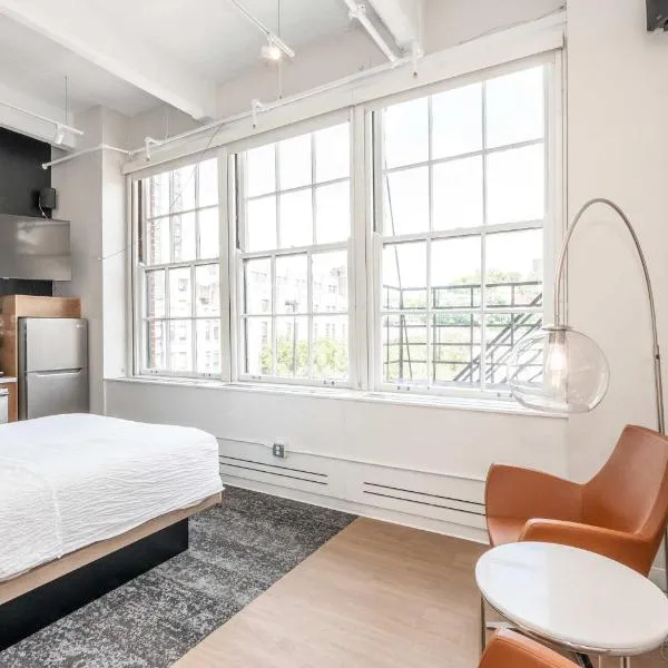 The 333 Suites 304 - Stay for 2, hotel v destinácii Cincinnati