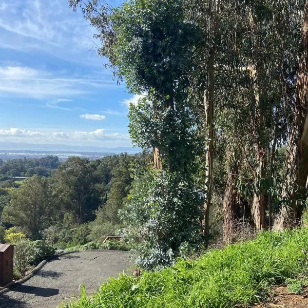 Oakland में, होटल Private Oakland Hills Guest Apartment
