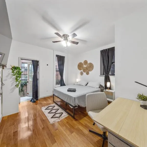 The Global Nook - Private Room near Times Square，位于纽约的酒店