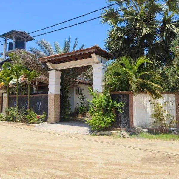 Hotel UK Pasikuda, hotel in Kalkudah