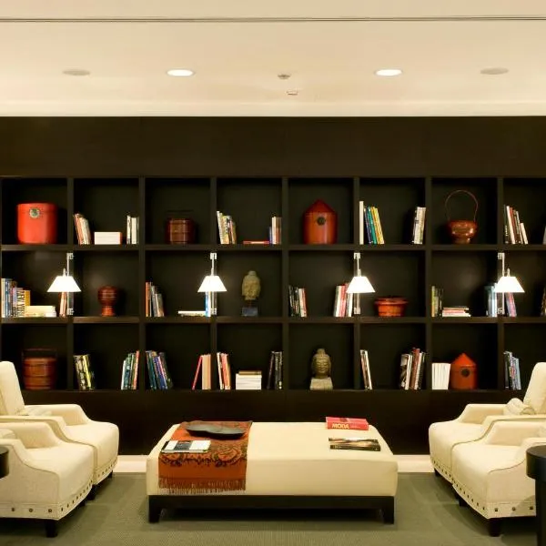 Starhotels Grand Milan, ξενοδοχείο στο Σαρόνο