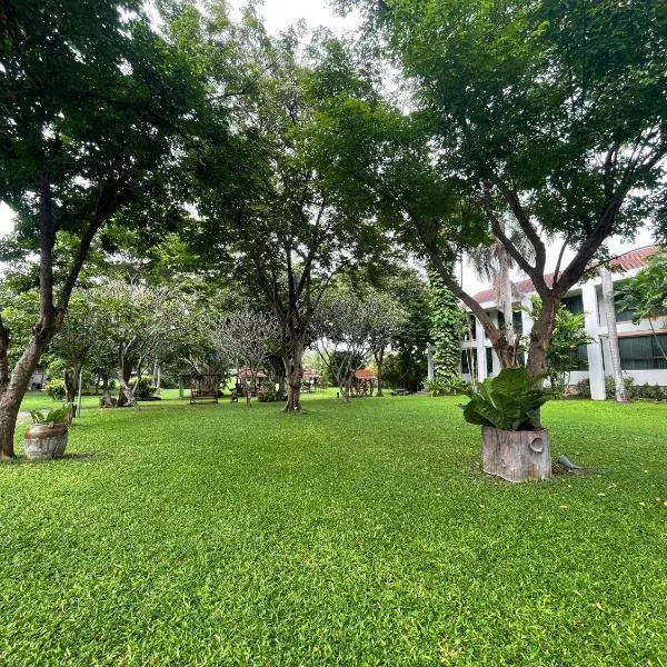 โรงแรมฉัตรแก้ว、Ban Dan Changのホテル