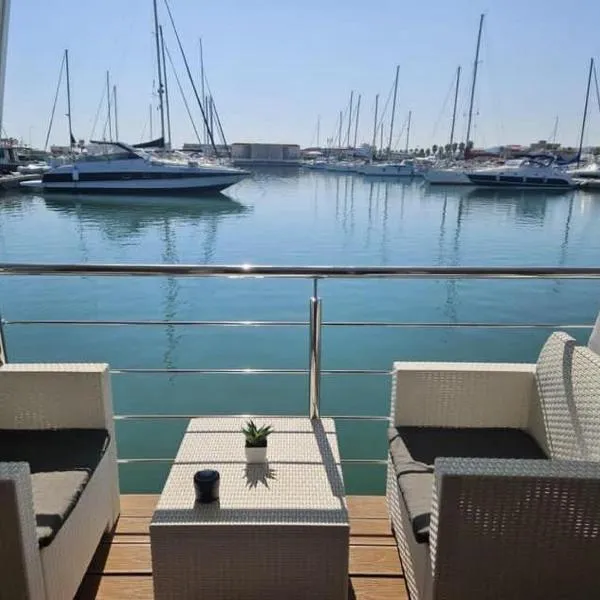 Viva Suitesboat, hotel en Marina di Montenero
