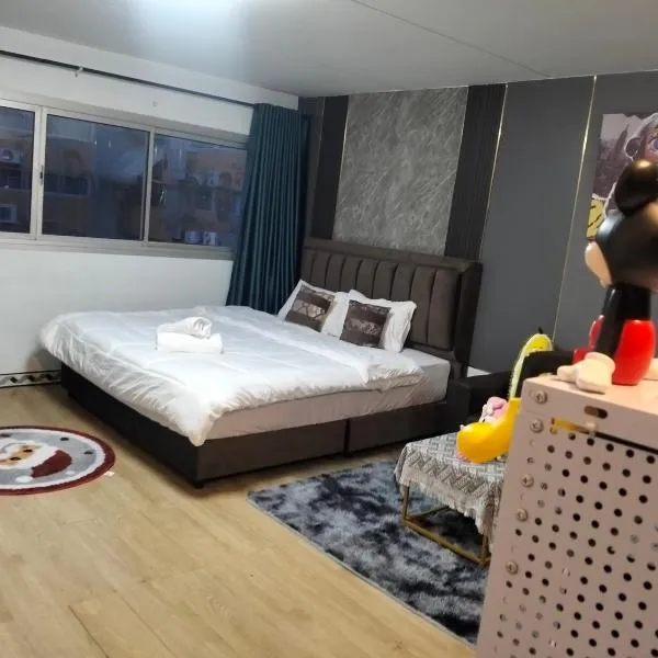 อิมแพ็ค popular condo c5 แม่ตังค์, hotel v destinaci Ban Bang Phang